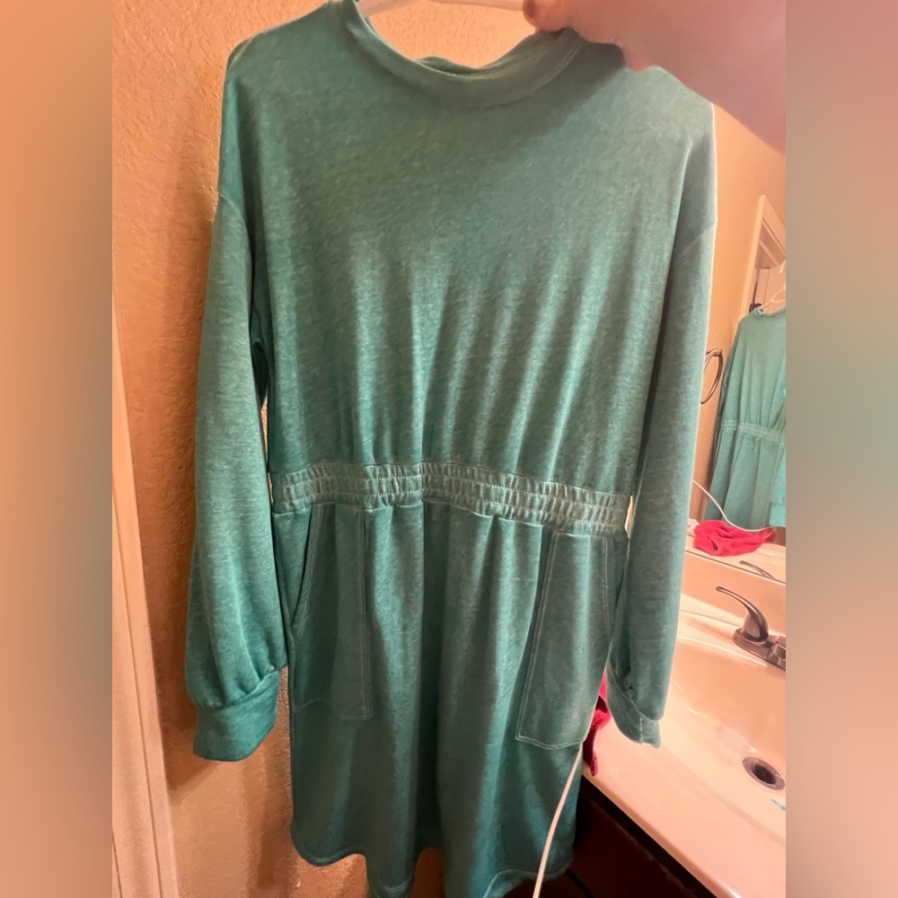 Cozy dress with POCKETS! love this one for everyday comfy and casual.